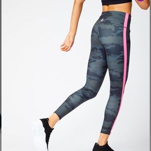 NWOT Reebok size M full length leggings